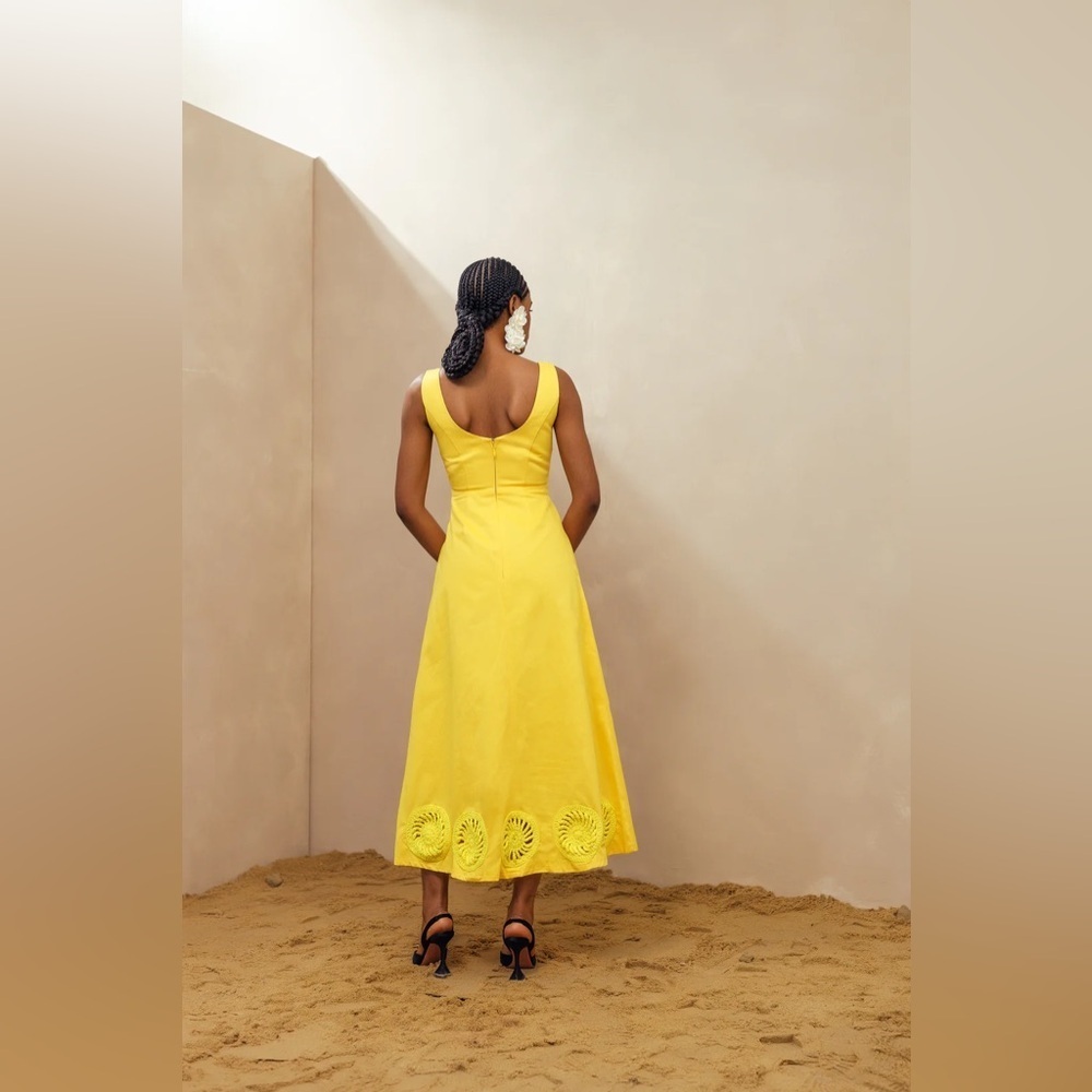 Elexiay Kwara Dress in Yellow - Size Medium - Picture 2 of 10